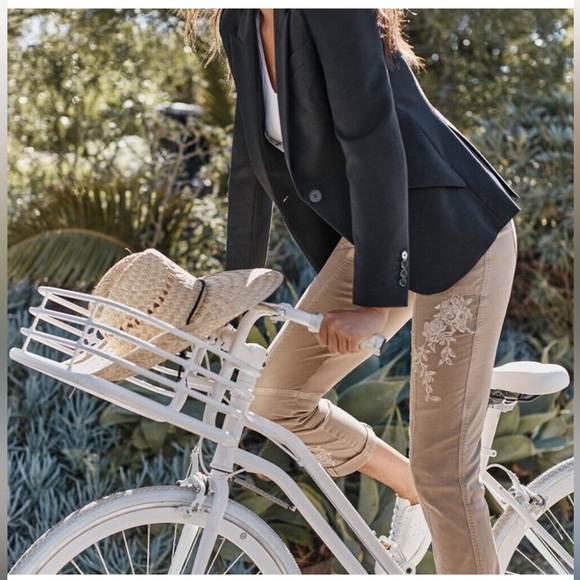 White House Black Market Mid-Rise Pret-a-Pedi Crop Embroidered Pants 6 - Picture 2 of 15